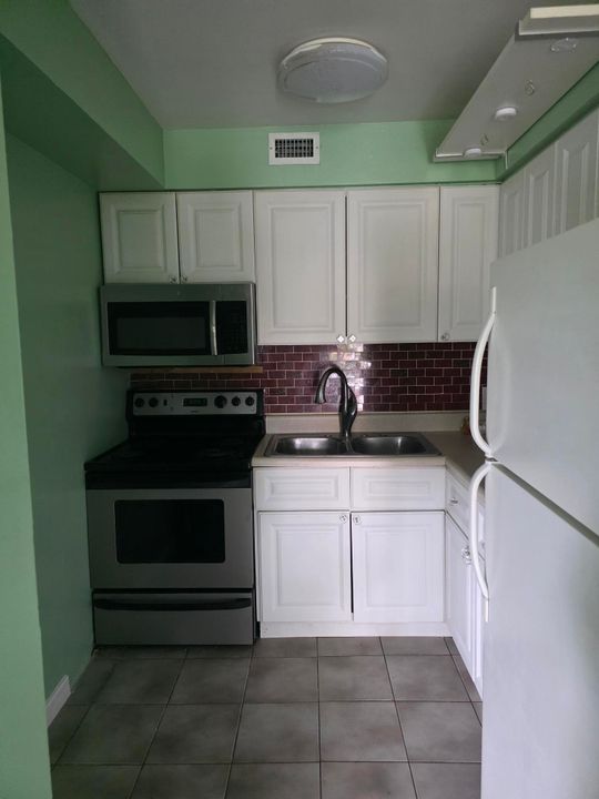 Active With Contract: $2,400,000 (0 beds, 0 baths, 693 Square Feet)