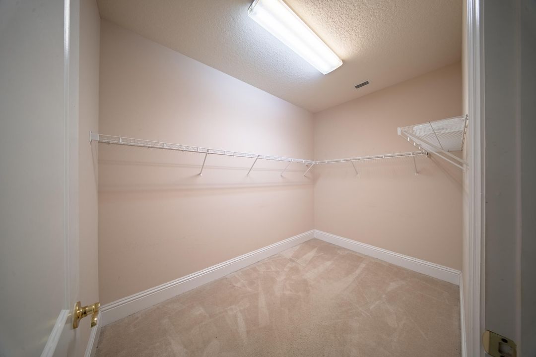 Под контрактом: $550,000 (4 спален, 3 ванн, 2710 Квадратных фут)