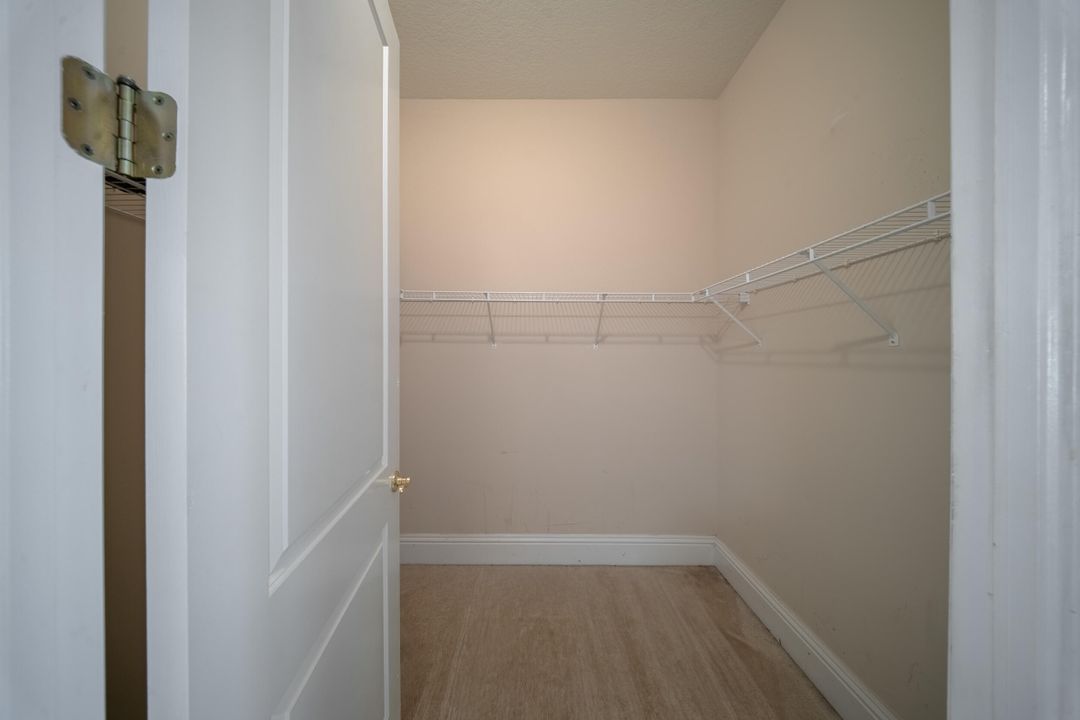 Под контрактом: $550,000 (4 спален, 3 ванн, 2710 Квадратных фут)