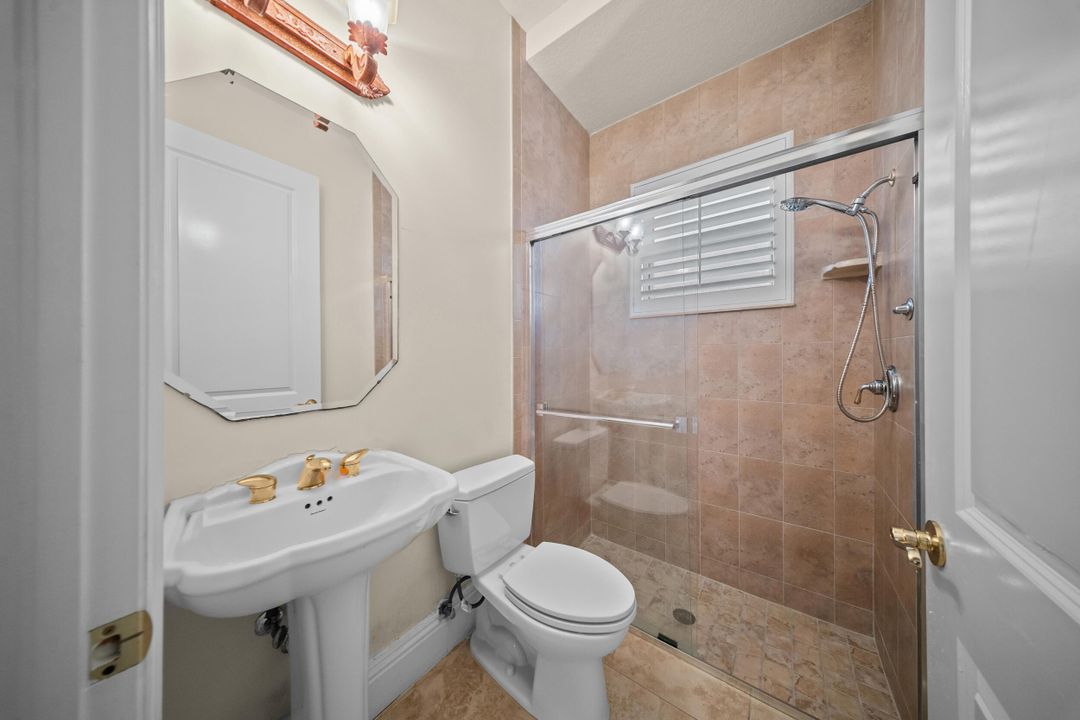 Под контрактом: $550,000 (4 спален, 3 ванн, 2710 Квадратных фут)