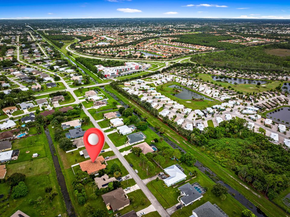 Под контрактом: $550,000 (4 спален, 3 ванн, 2710 Квадратных фут)