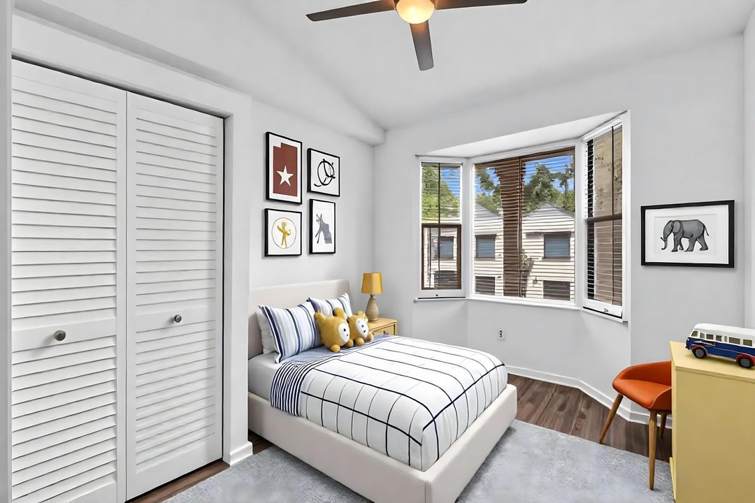 合同活跃: $2,600 (3 贝兹, 3 浴室, 1212 平方英尺)