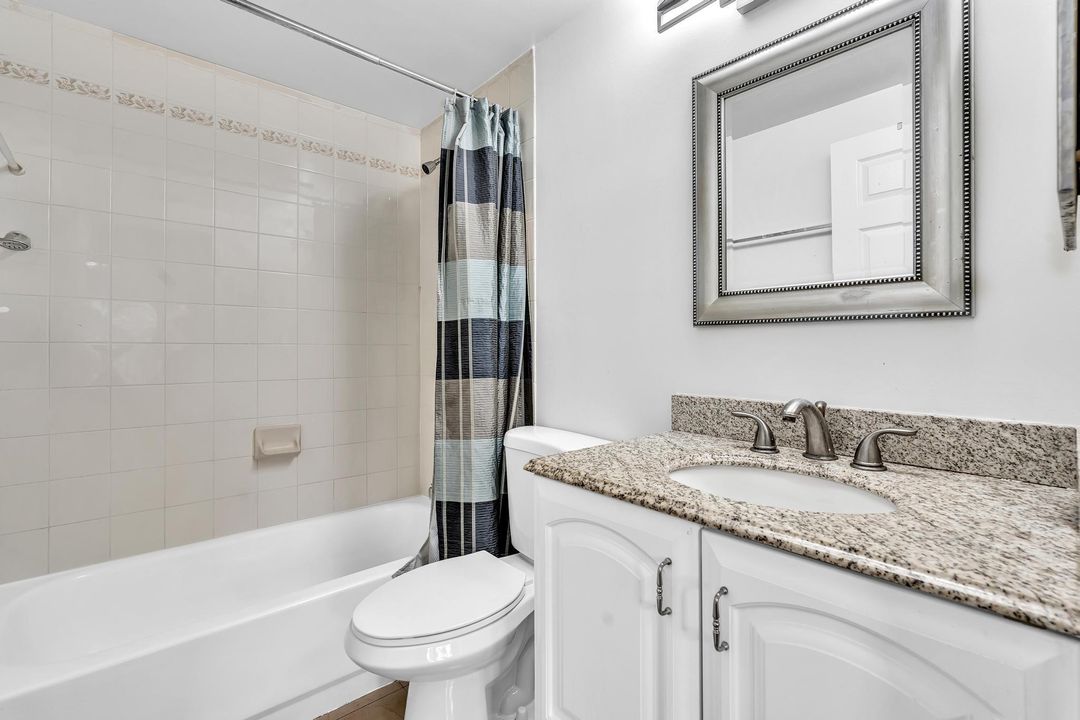 合同活跃: $2,600 (3 贝兹, 3 浴室, 1212 平方英尺)