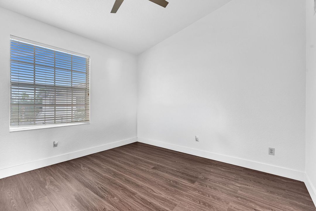 合同活跃: $2,600 (3 贝兹, 3 浴室, 1212 平方英尺)