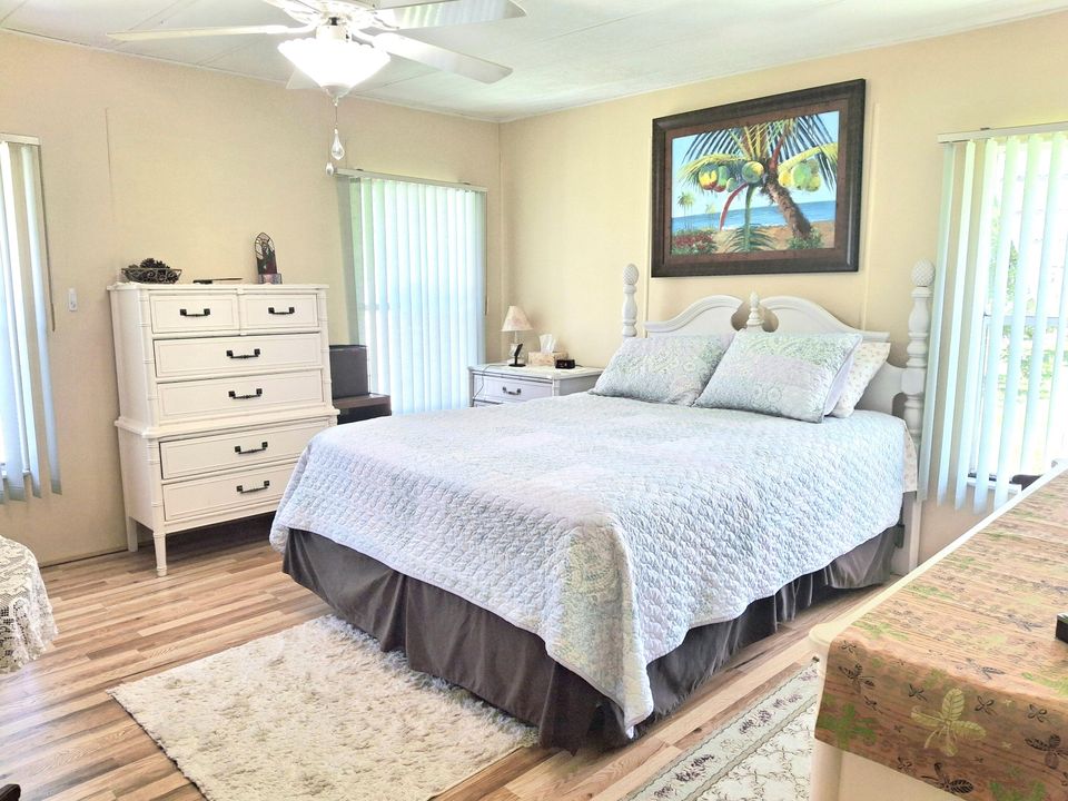 На продажу: $179,900 (2 спален, 2 ванн, 936 Квадратных фут)