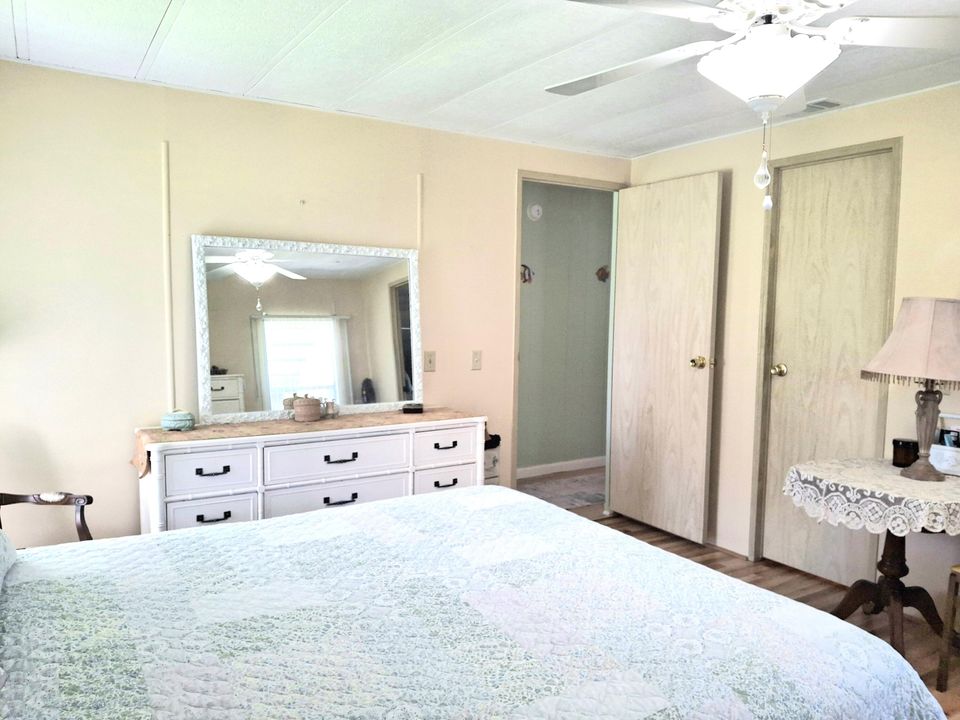 На продажу: $179,900 (2 спален, 2 ванн, 936 Квадратных фут)