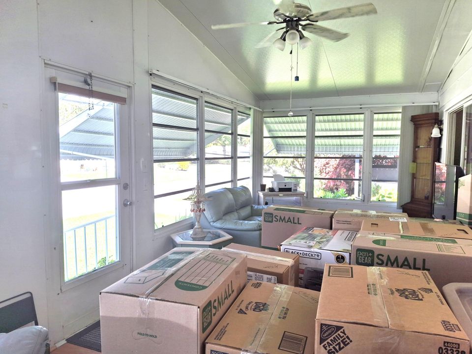 На продажу: $179,900 (2 спален, 2 ванн, 936 Квадратных фут)