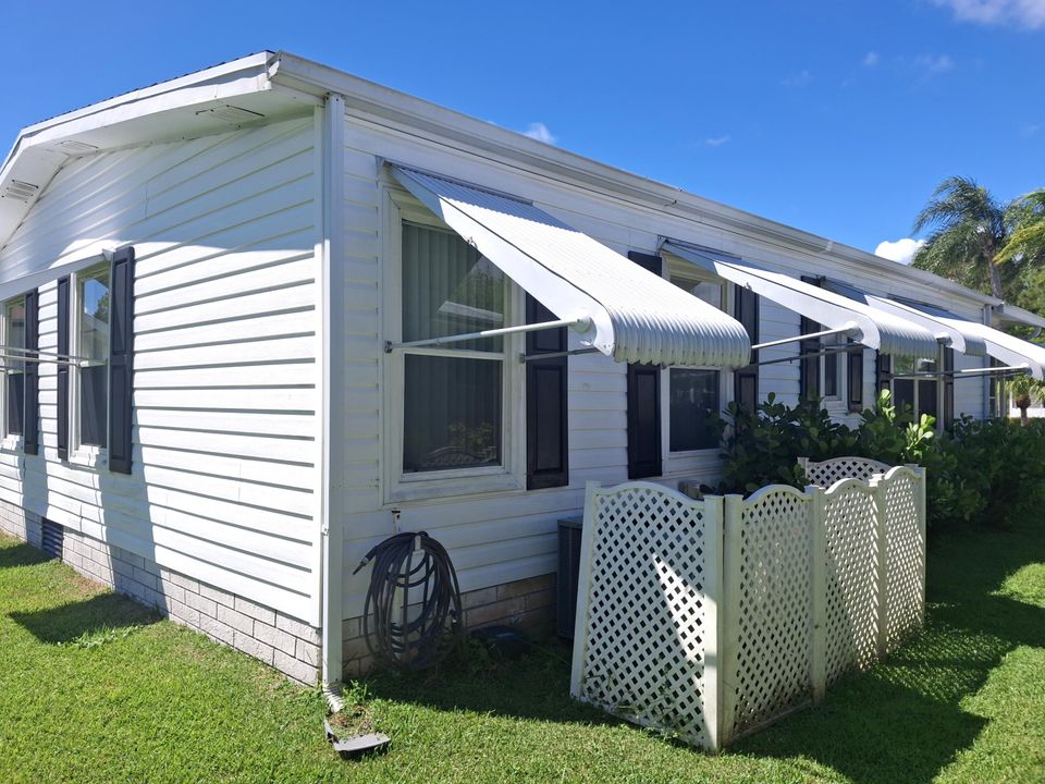 На продажу: $179,900 (2 спален, 2 ванн, 936 Квадратных фут)