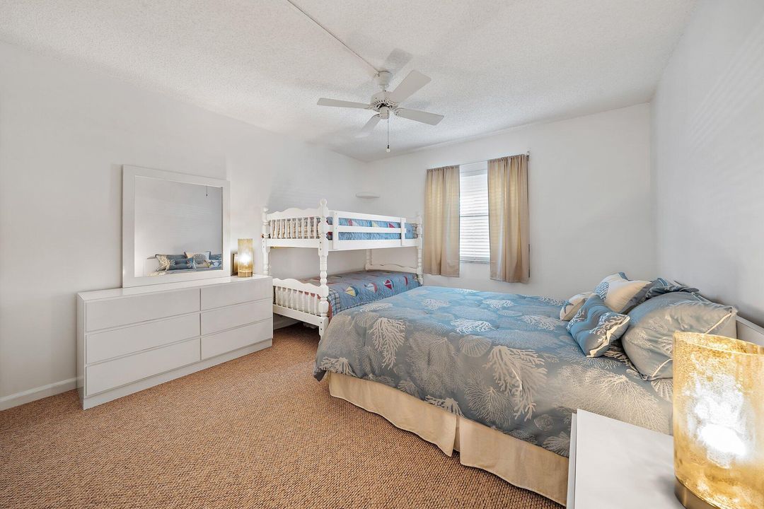 待售: $329,000 (2 贝兹, 2 浴室, 1230 平方英尺)