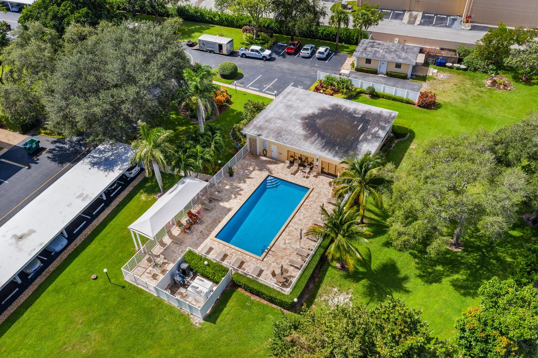 待售: $329,000 (2 贝兹, 2 浴室, 1230 平方英尺)