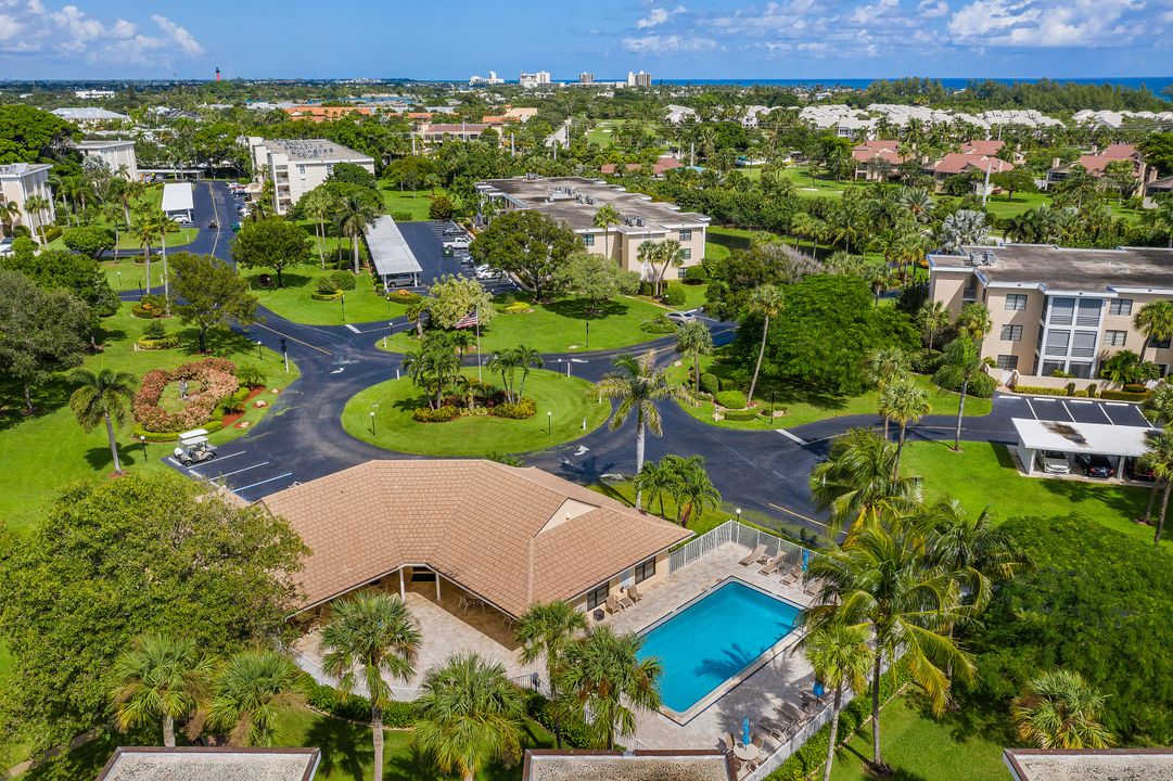 待售: $329,000 (2 贝兹, 2 浴室, 1230 平方英尺)