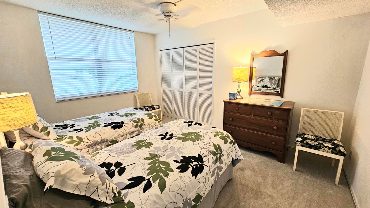 合同活跃: $2,500 (3 贝兹, 2 浴室, 1390 平方英尺)