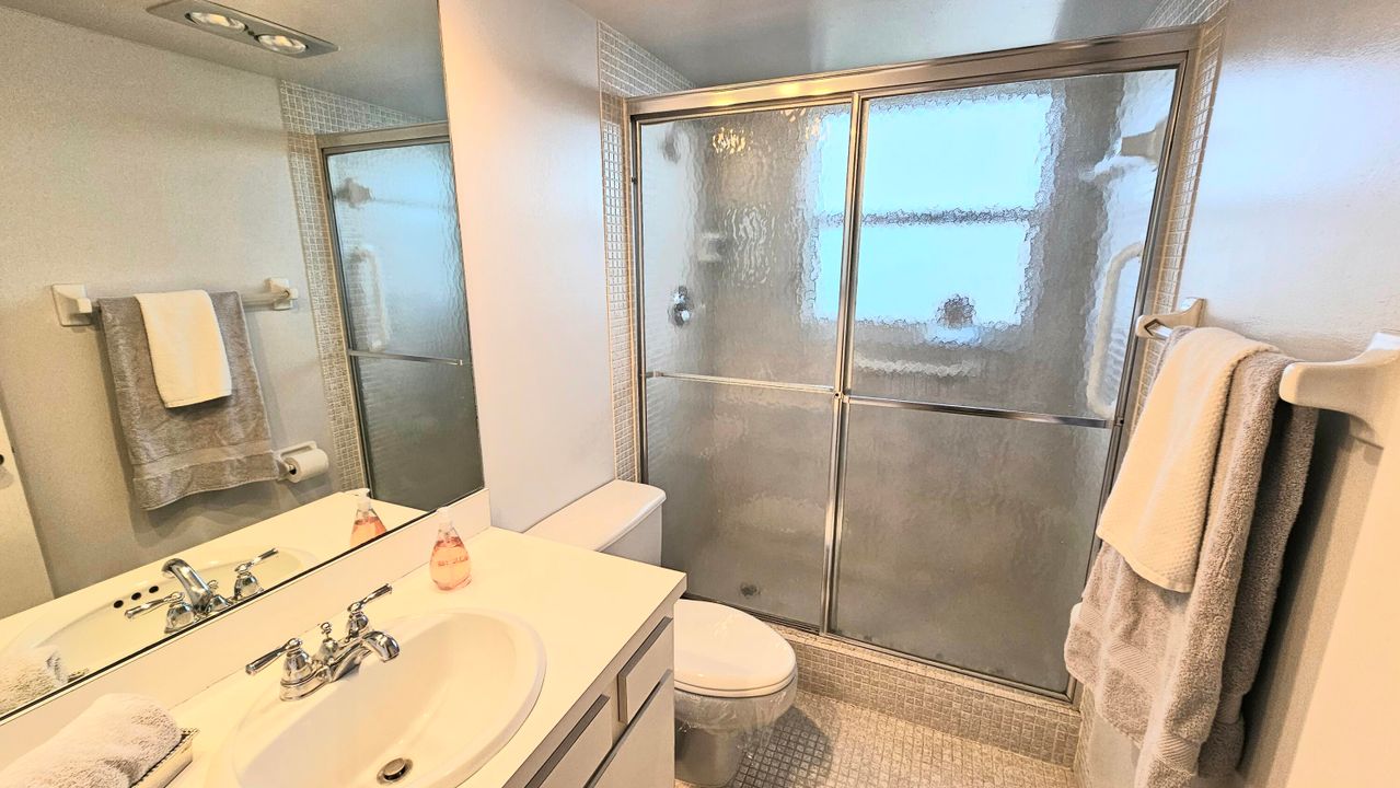 合同活跃: $2,500 (3 贝兹, 2 浴室, 1390 平方英尺)