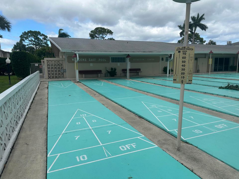 Active With Contract: $42,000 (1 beds, 1 baths, 744 Square Feet)