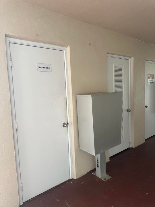 Active With Contract: $42,000 (1 beds, 1 baths, 744 Square Feet)