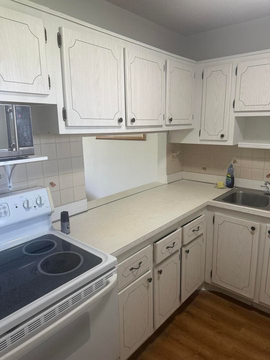 Active With Contract: $42,000 (1 beds, 1 baths, 744 Square Feet)