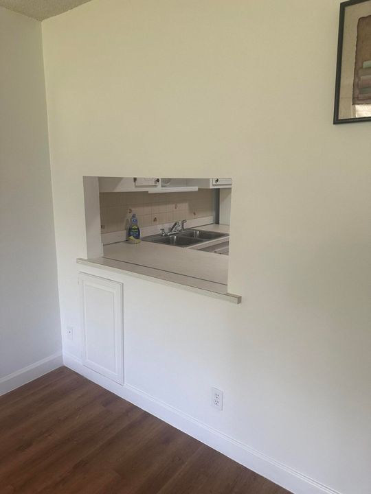 Active With Contract: $42,000 (1 beds, 1 baths, 744 Square Feet)