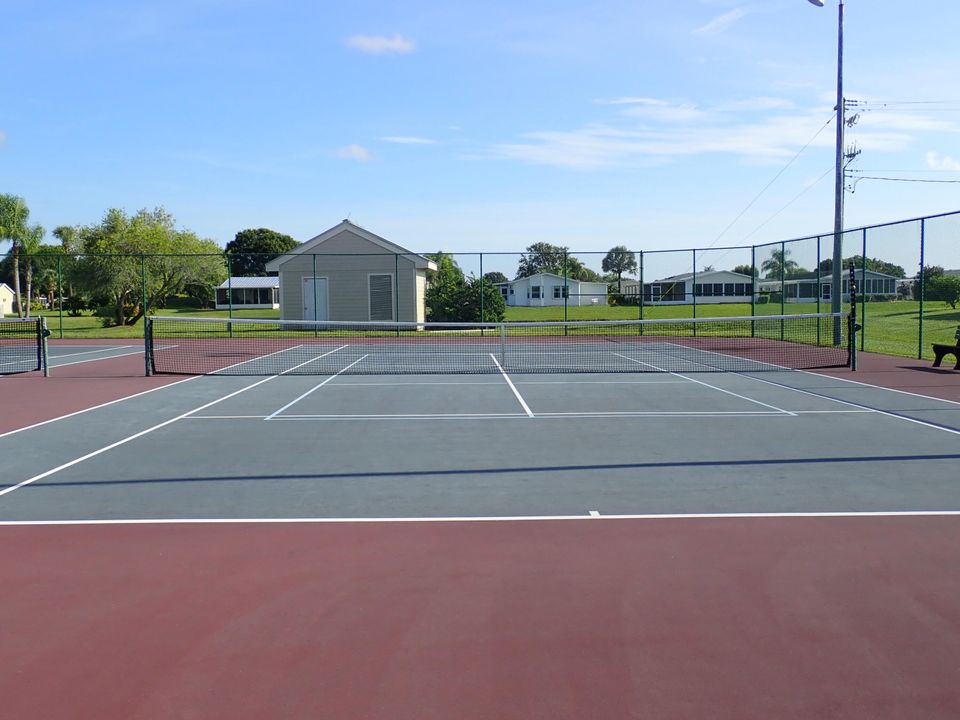 На продажу: $179,900 (2 спален, 2 ванн, 936 Квадратных фут)