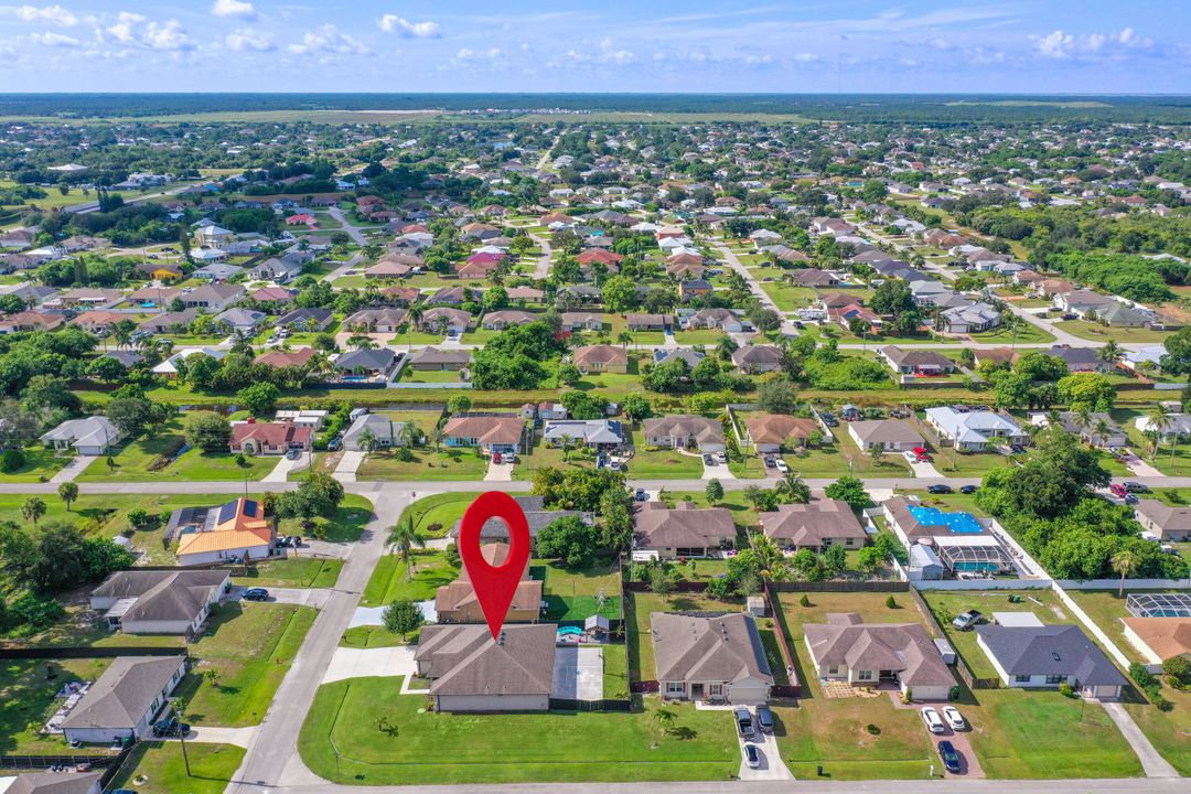 合同活跃: $549,000 (4 贝兹, 3 浴室, 2456 平方英尺)