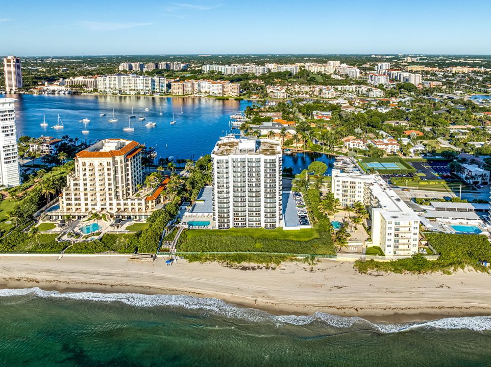 合同活跃: $3,650,000 (3 贝兹, 3 浴室, 2296 平方英尺)