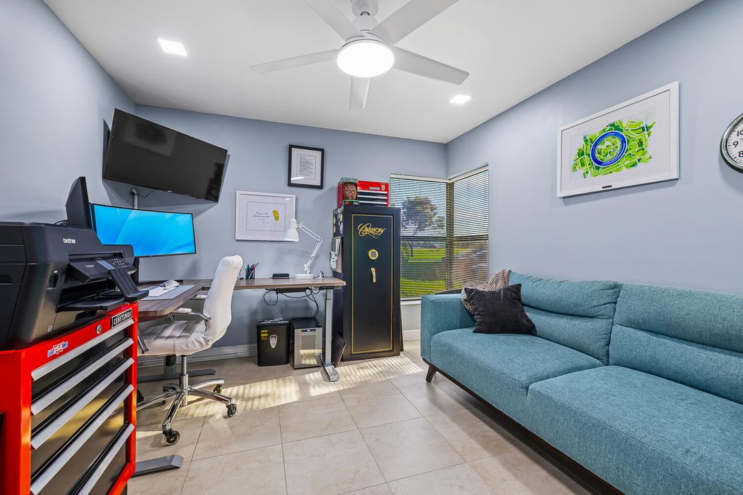 合同活跃: $309,900 (2 贝兹, 2 浴室, 964 平方英尺)