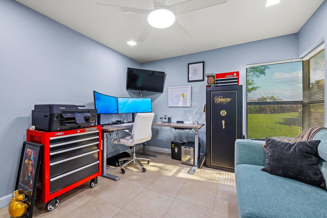 合同活跃: $309,900 (2 贝兹, 2 浴室, 964 平方英尺)