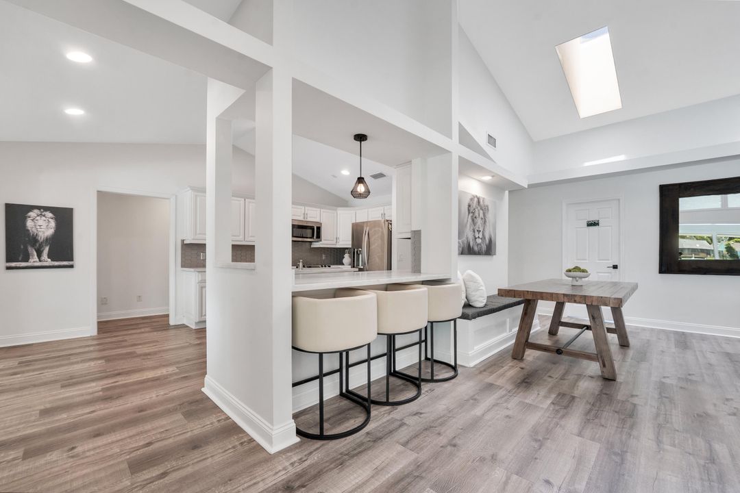 En Venta: $869,000 (3 camas, 2 baños, 3026 Pies cuadrados)