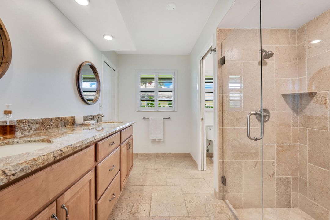 En Venta: $869,000 (3 camas, 2 baños, 3026 Pies cuadrados)