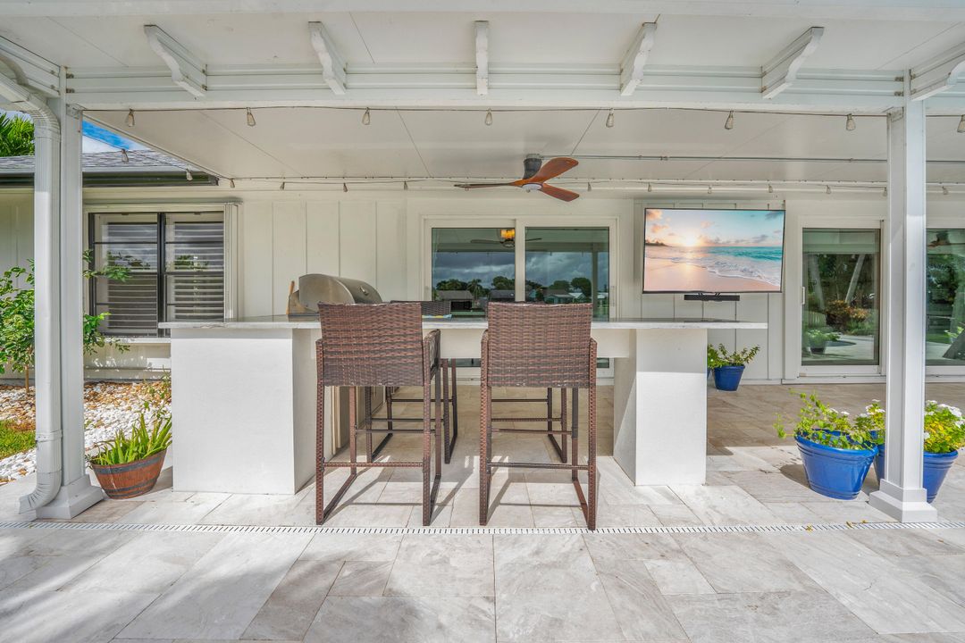 En Venta: $869,000 (3 camas, 2 baños, 3026 Pies cuadrados)