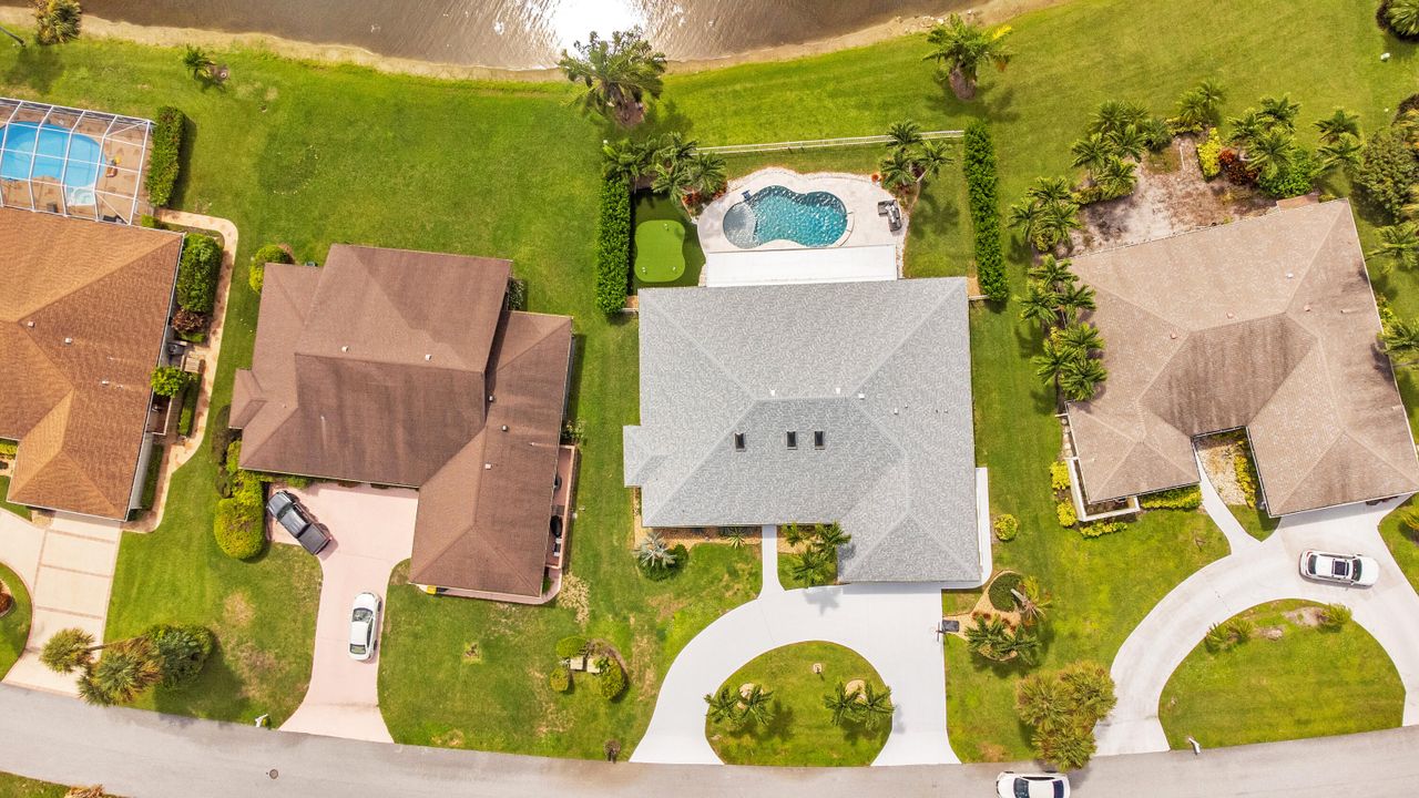 En Venta: $869,000 (3 camas, 2 baños, 3026 Pies cuadrados)