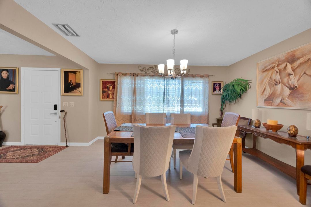 Activo con contrato: $549,900 (3 camas, 2 baños, 2046 Pies cuadrados)