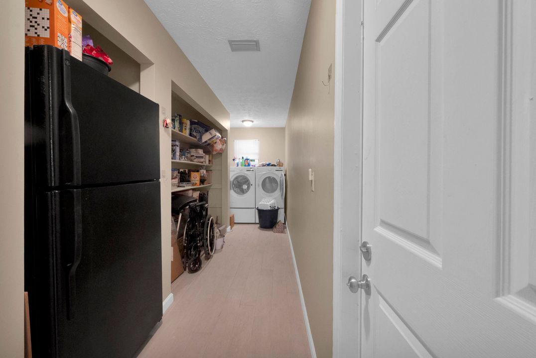 Activo con contrato: $549,900 (3 camas, 2 baños, 2046 Pies cuadrados)