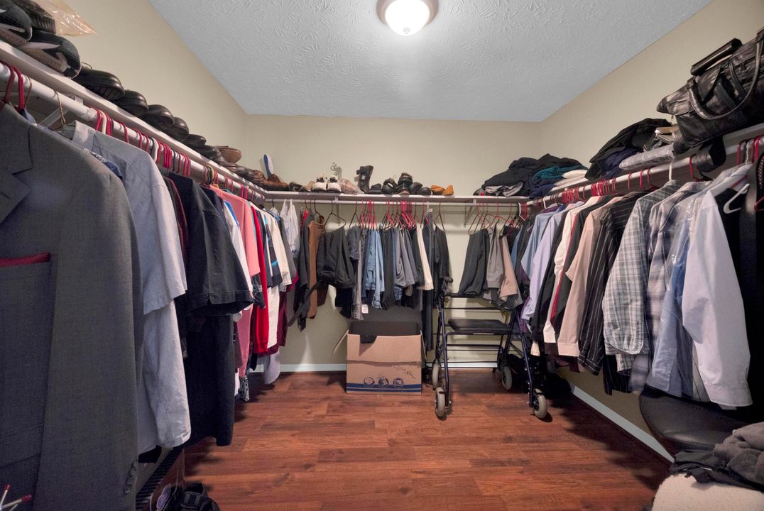 Activo con contrato: $549,900 (3 camas, 2 baños, 2046 Pies cuadrados)