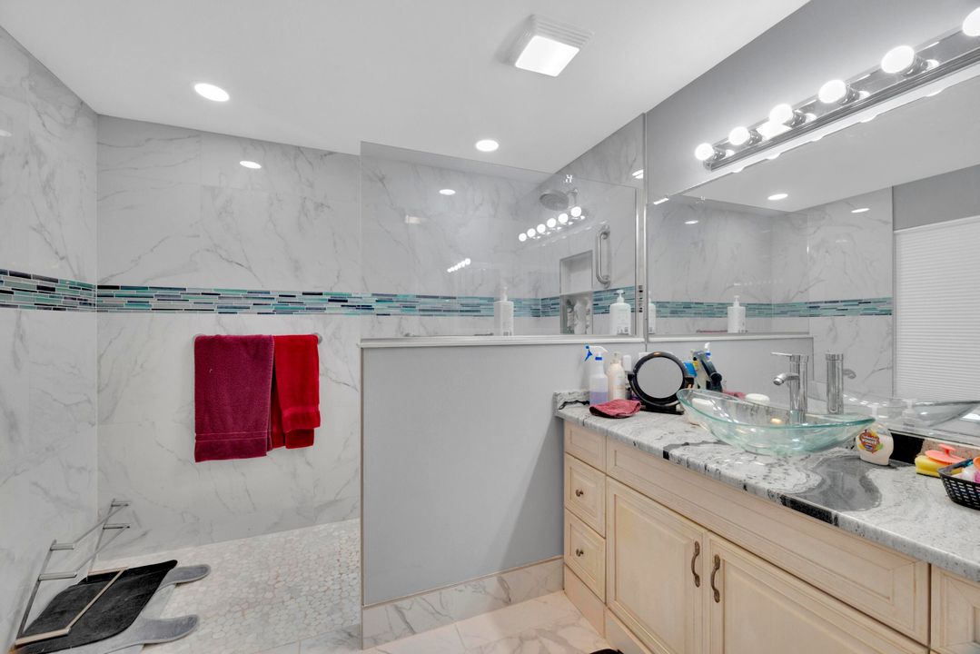 Activo con contrato: $549,900 (3 camas, 2 baños, 2046 Pies cuadrados)