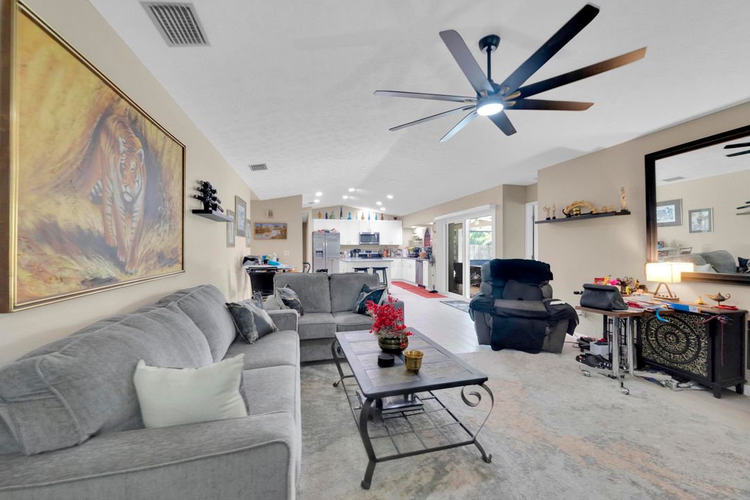 Activo con contrato: $549,900 (3 camas, 2 baños, 2046 Pies cuadrados)