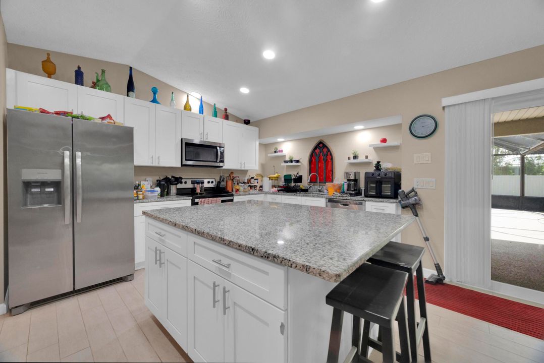 Activo con contrato: $549,900 (3 camas, 2 baños, 2046 Pies cuadrados)