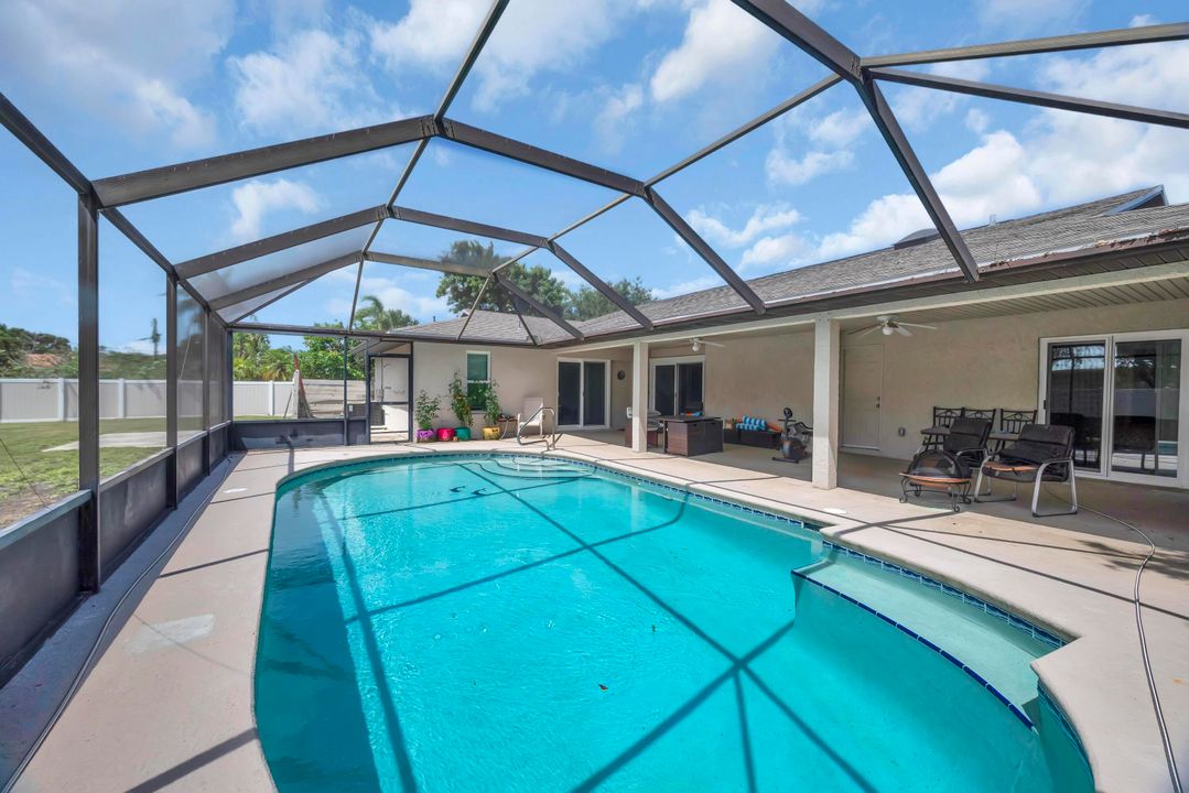 Activo con contrato: $549,900 (3 camas, 2 baños, 2046 Pies cuadrados)