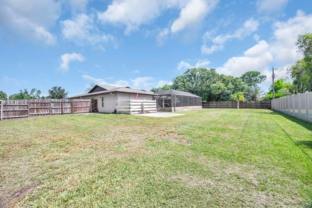 Activo con contrato: $549,900 (3 camas, 2 baños, 2046 Pies cuadrados)