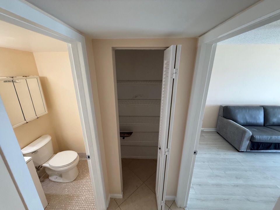 待售: $110,000 (2 贝兹, 1 浴室, 861 平方英尺)