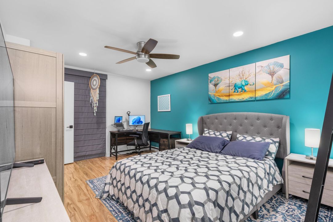 For Sale: $309,900 (2 beds, 2 baths, 964 Square Feet)