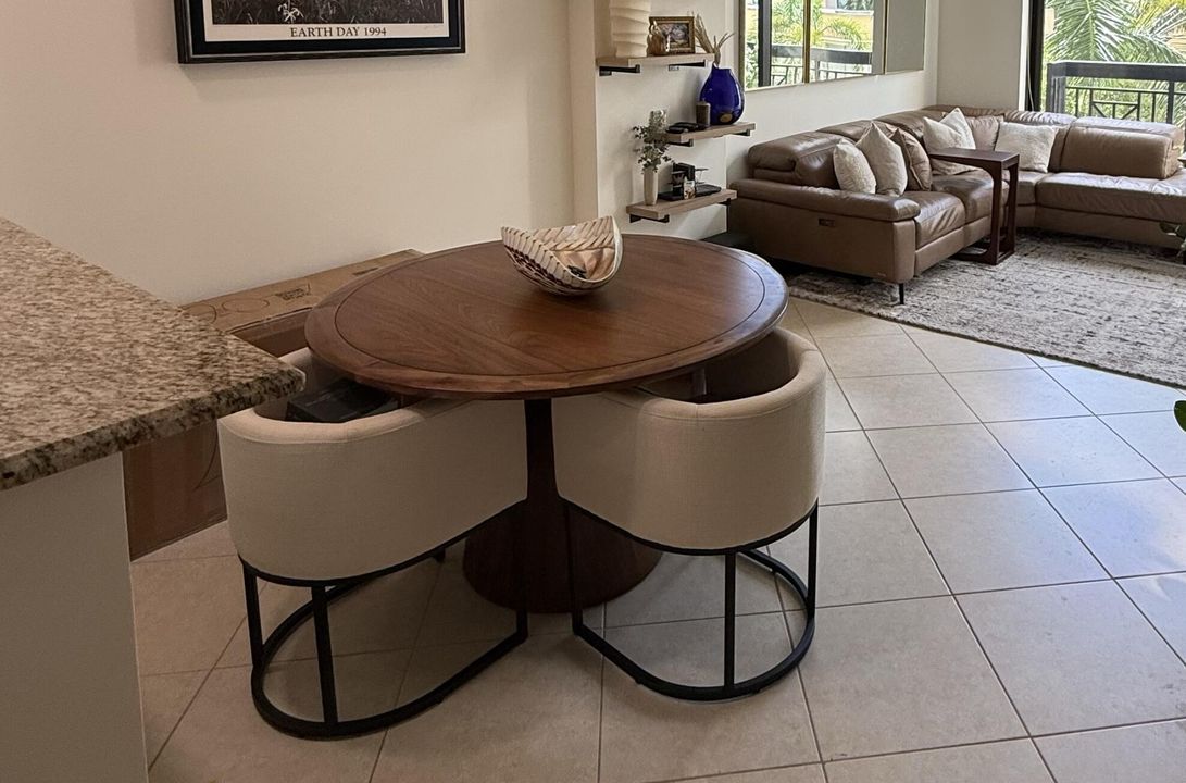 Active With Contract: $3,500 (1 beds, 1 baths, 1071 Square Feet)