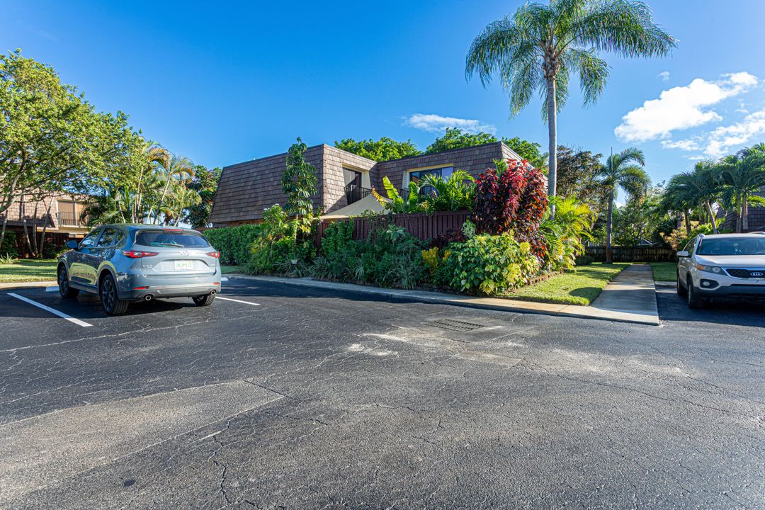 На продажу: $349,999 (2 спален, 2 ванн, 1236 Квадратных фут)