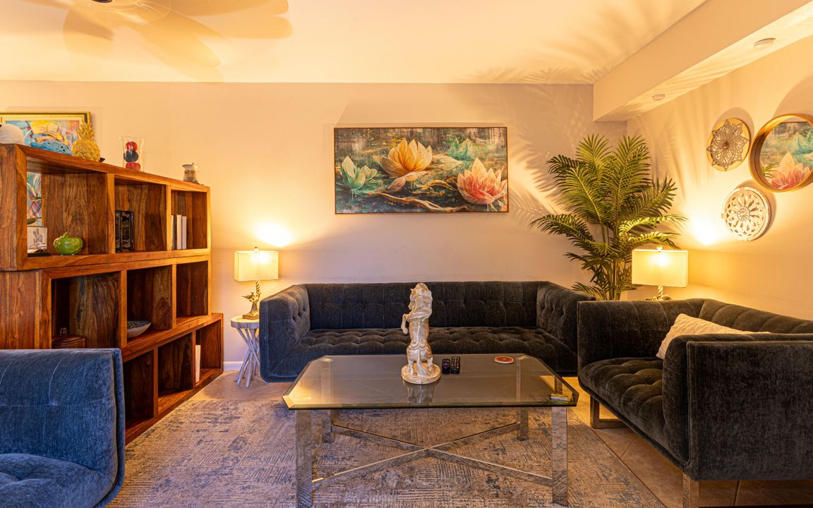 На продажу: $349,999 (2 спален, 2 ванн, 1236 Квадратных фут)