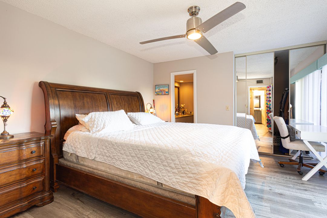 На продажу: $349,999 (2 спален, 2 ванн, 1236 Квадратных фут)