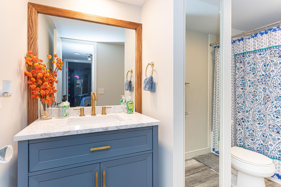 На продажу: $349,999 (2 спален, 2 ванн, 1236 Квадратных фут)