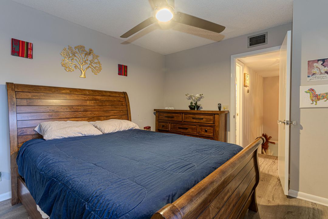 На продажу: $349,999 (2 спален, 2 ванн, 1236 Квадратных фут)