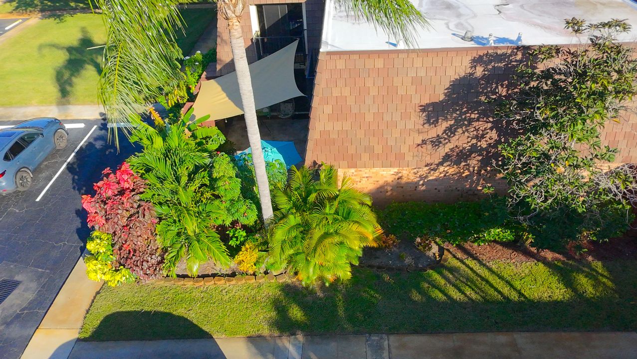 На продажу: $349,999 (2 спален, 2 ванн, 1236 Квадратных фут)