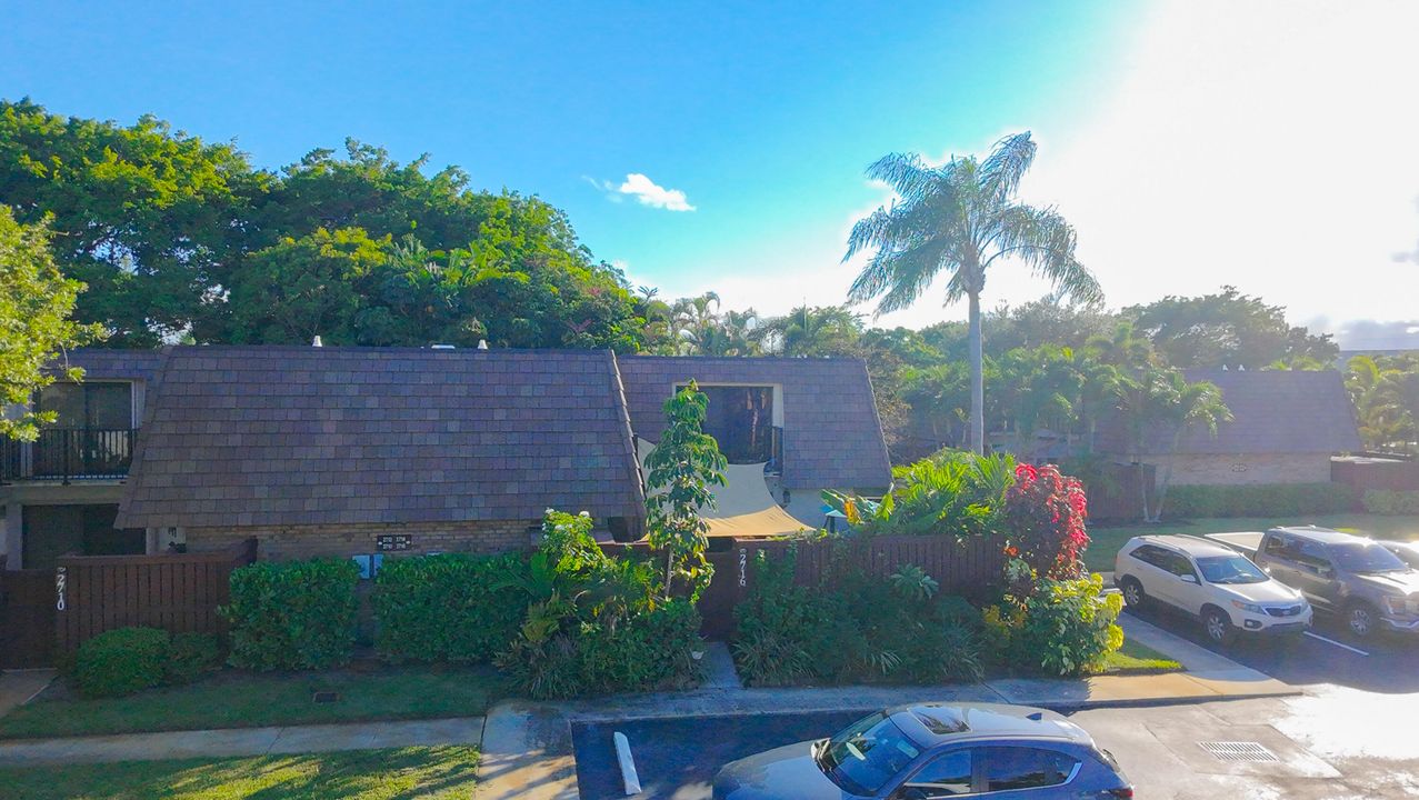 На продажу: $349,999 (2 спален, 2 ванн, 1236 Квадратных фут)