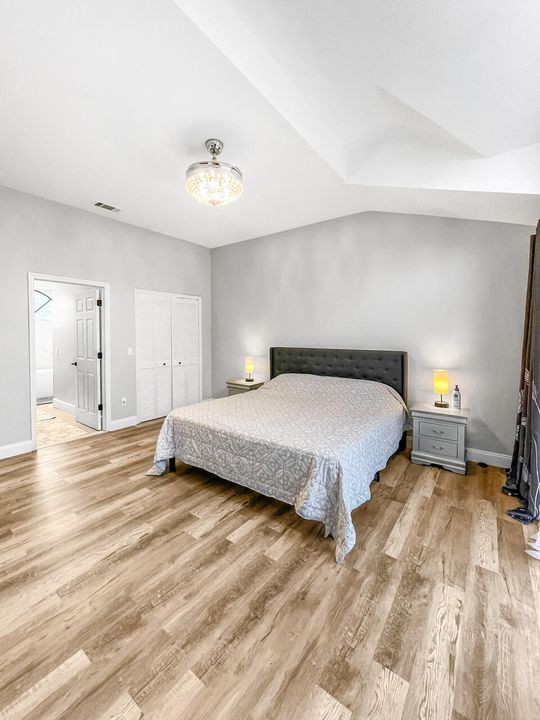 Active With Contract: $7,900 (3 beds, 2 baths, 1948 Square Feet)