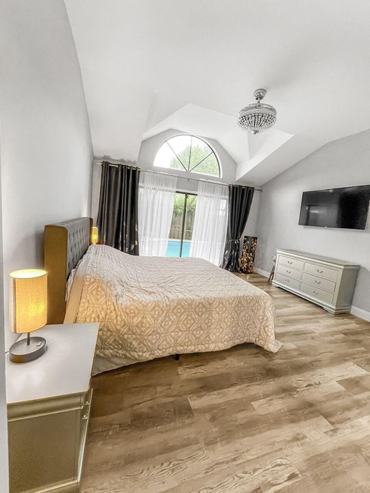 Active With Contract: $7,900 (3 beds, 2 baths, 1948 Square Feet)